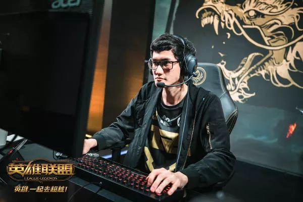 wanbo-出色发挥引发热议！，Karsa在MAD比赛中败北上演精彩一战-wanbo