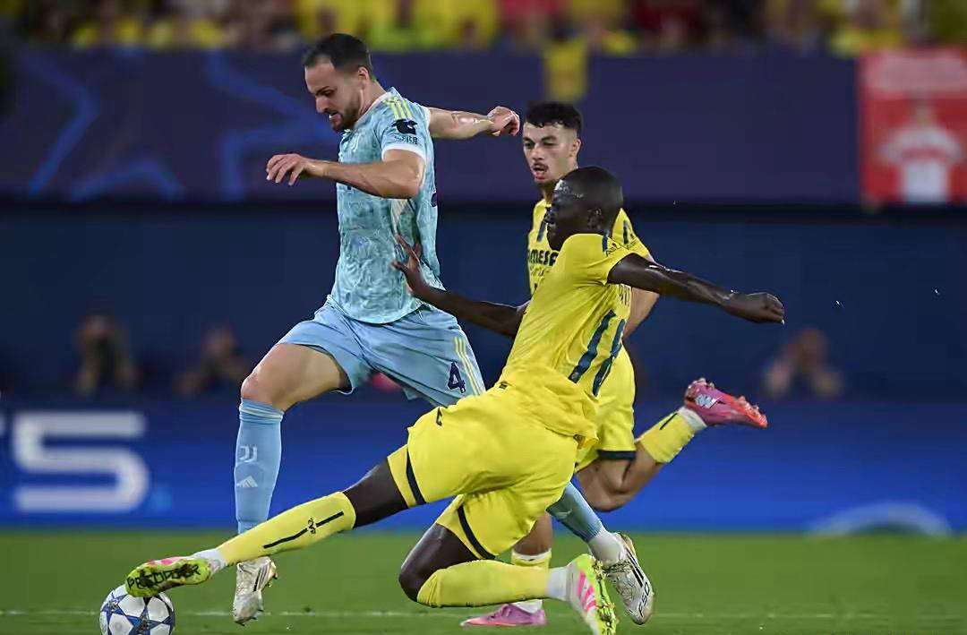 wanbo sports-清晨比利亚雷亚尔备战CBA季后赛，完成体检细节曝光，话题不断，身体对抗强度拉满-wanbo sports